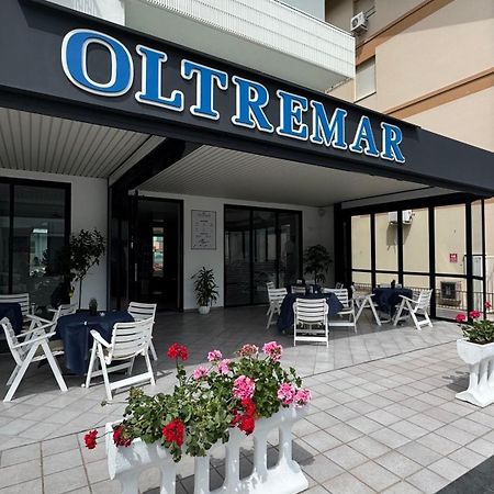 Hotel Oltremar B&B カットーリカ エクステリア 写真