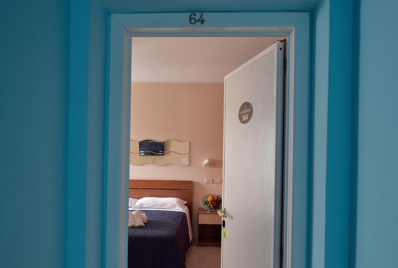 Hotel Oltremar B&B カットーリカ エクステリア 写真