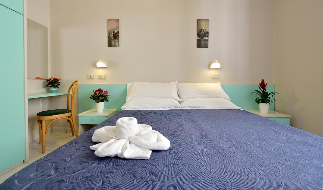 Hotel Oltremar B&B カットーリカ エクステリア 写真