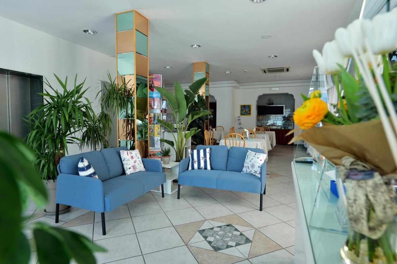Hotel Oltremar B&B カットーリカ エクステリア 写真