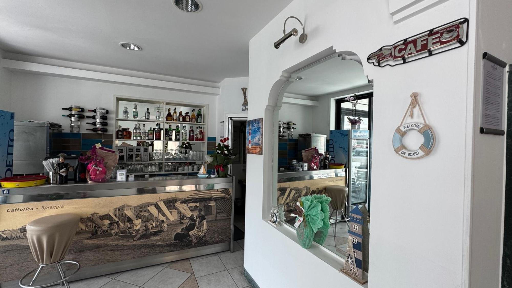 Hotel Oltremar B&B カットーリカ エクステリア 写真
