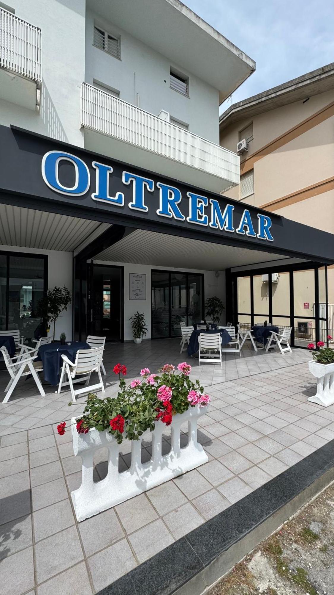Hotel Oltremar B&B カットーリカ エクステリア 写真